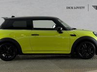 Used Mini Cooper Hatch 134 HP (98 kW) 2023 Yellow Hatchback