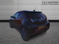 Used Toyota Aygo X 72 HP (52 kW) 2023 Red SUV