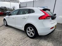 Used Volvo V40 SE 150 HP (110 kW) 2012 White Hatchback