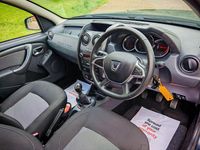 Used Dacia Duster Lauréate 125 HP (91 kW) 2017 Green SUV