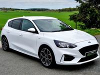Usado Ford Focus ST-Line X 182 HP (133 kW) 2020 Branco Citadino