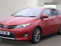 Used Toyota Auris Hybrid 2015 Red Estate