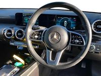 Usado Mercedes A180 Luxury 116 HP (85 kW) 2019 Preto Citadino
