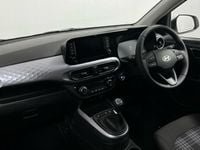 New Hyundai i10 Advanced 63 HP (46 kW) 2025 White Hatchback