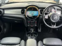 Usado Mini Cooper Exclusive 134 HP (98 kW) 2022 Preto Citadino
