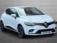 Used Renault Clio Iconic 90 HP (66 kW) 2019 White Hatchback