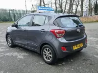 Usado Hyundai i10 Premium 2014 Gris Utilitario