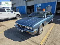 Używany Jaguar XJ8 240 KM (176 kW) 1998 Niebieski Sedan/Limuzyna