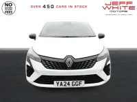 Used Renault Clio Play 90 HP (66 kW) 2024 White Hatchback