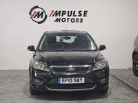 Begagnad Ford Focus Zetec 2010 Svart Halvkombi