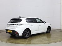 Used Peugeot 308 Active Premium 130 HP (95 kW) 2022 White Hatchback