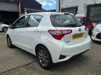 Used Toyota Yaris 91 HP (66 kW) 2020 White Hatchback