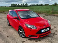 Używany Ford Focus ST 250 KM (183 kW) 2013 Czerwony Hatchback