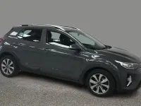 Usado Kia Stonic 99 CV (72 kW) 2021 Gris SUV