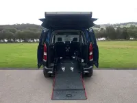 Używany Peugeot Rifter Allure 100 KM (73 kW) 2020 Niebieski Minivan
