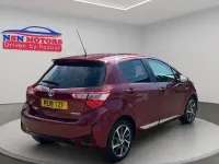 Used Toyota Yaris 101 HP (74 kW) 2018 Red Hatchback