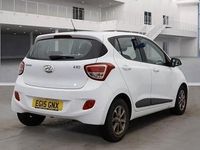 Used Hyundai i10 Premium 87 HP (63 kW) 2015 White Hatchback