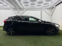 Gebraucht Volvo V40 R-Design Pro 120 PS (88 kW) 2018 Schwarz Kleinwagen