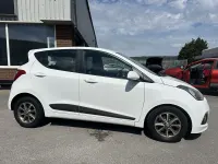 Used Hyundai i10 Premium 87 HP (63 kW) 2015 White Hatchback