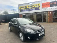 Begagnad Ford Focus Zetec 125 HK (91 kW) 2011 Svart Halvkombi