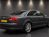Usado Audi S8 Advanced 450 CV (330 kW) 2007 Gris Berlina