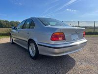 Begagnad BMW 528 1997 Silver Sedan