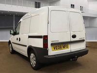 Used Vauxhall Combo 75 HP (55 kW) 2008 White MPV