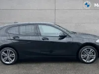 Gebraucht BMW 118 Sport Line 134 PS (98 kW) 2024 Schwarz Kleinwagen
