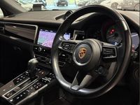Used Porsche Macan S 374 HP (275 kW) 2022 Orange SUV