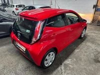 Begagnad Toyota Aygo X-play 69 HK (50 kW) 2017 Röd Halvkombi