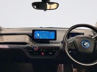 Begagnad BMW i3 Comfort Edition 135 kW (184 HK) 2021 Vit Halvkombi
