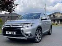 Begagnad Mitsubishi Outlander P-HEV 200 HK (147 kW) 2017 Silver SUV