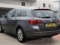 Second-hand Vauxhall Astra 165 CP (121 kW) 2011 Gri Break