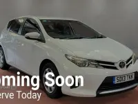 Used Toyota Auris Active 2013 White Hatchback