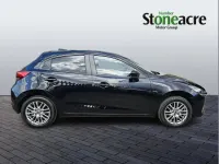 Usado Mazda 2 Inclusive 88 CV (64 kW) 2022 Negro Utilitario