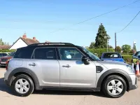 Usado Mini Cooper Countryman Classic 134 HP (98 kW) 2023 Cinzento SUV