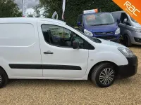 Used Peugeot Partner S 92 HP (67 kW) 2016 White MPV
