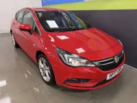 Used Vauxhall Astra SRi 100 HP (73 kW) 2017 Red Hatchback