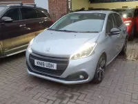 Second-hand Peugeot 208 GT-line 100 CP (73 kW) 2018 Argintiu Hatchback