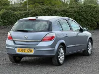 Used Vauxhall Astra Design Edition 123 HP (90 kW) 2005 Silver Hatchback