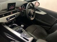 Begagnad Audi A4 S-Line 150 HK (110 kW) 2019 Vit Kombi