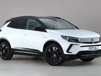 Used Vauxhall Grandland X S 131 HP (96 kW) 2023 White SUV