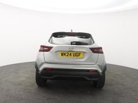 Usado Nissan Juke N-Connecta 114 HP (83 kW) 2024 Prateado SUV