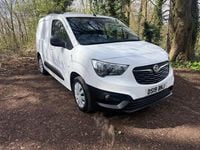 Begagnad Vauxhall Combo Edition 130 HK (95 kW) 2019 Vit Minibuss