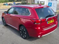 Used Mitsubishi Outlander P-HEV 200 HP (147 kW) 2015 Red Estate
