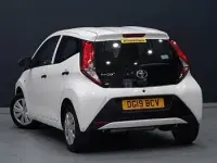 Used Toyota Aygo 72 HP (52 kW) 2019 White Hatchback