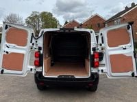 Used Peugeot Expert Premium 102 HP (75 kW) 2023 White Van