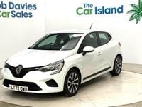 Used Renault Clio V Iconic 90 HP (66 kW) 2022 White Hatchback