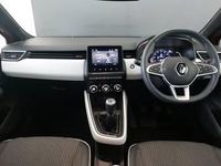Used Renault Clio V Version S 90 HP (66 kW) 2021 Orange Hatchback