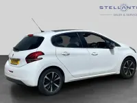 Gebraucht Peugeot 208 Allure Premium 81 PS (59 kW) 2018 Weiß Kleinwagen